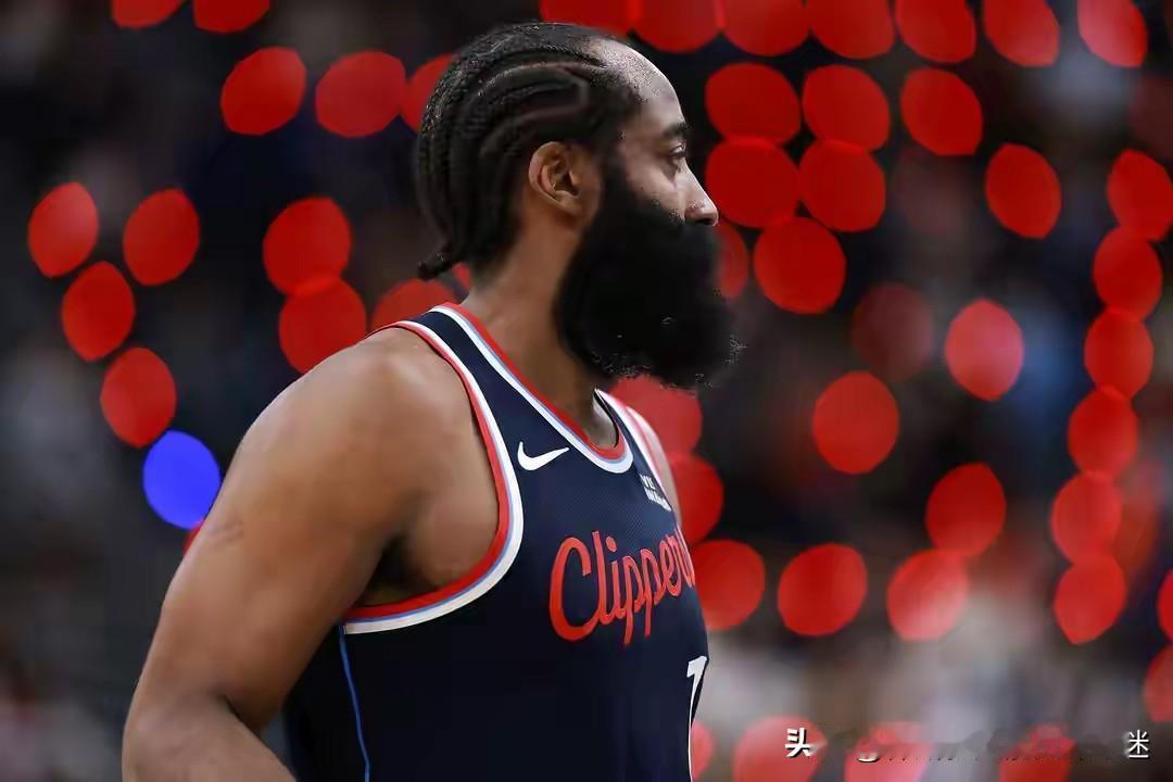 火箭其实用范弗里特加个选秀权换取哈登也不是不可以！！！