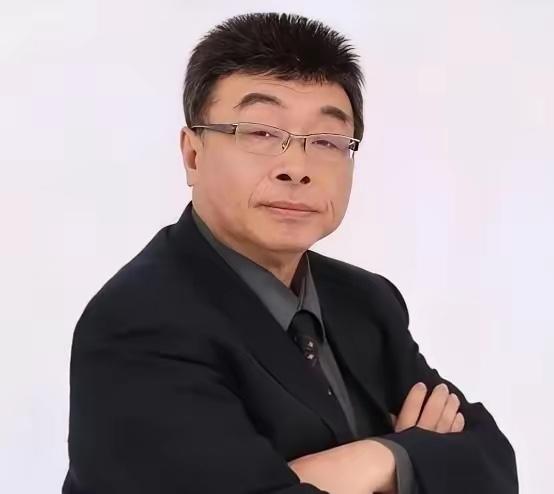 中国台湾知名评论员邱毅："倘若中国人民解放军踏上中国台湾的土地，中国台湾军队极有