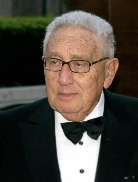 美国前国务卿基辛格曾说过，"稀土与其他矿产一样重要，但不是唯一的手段"。基于稀土