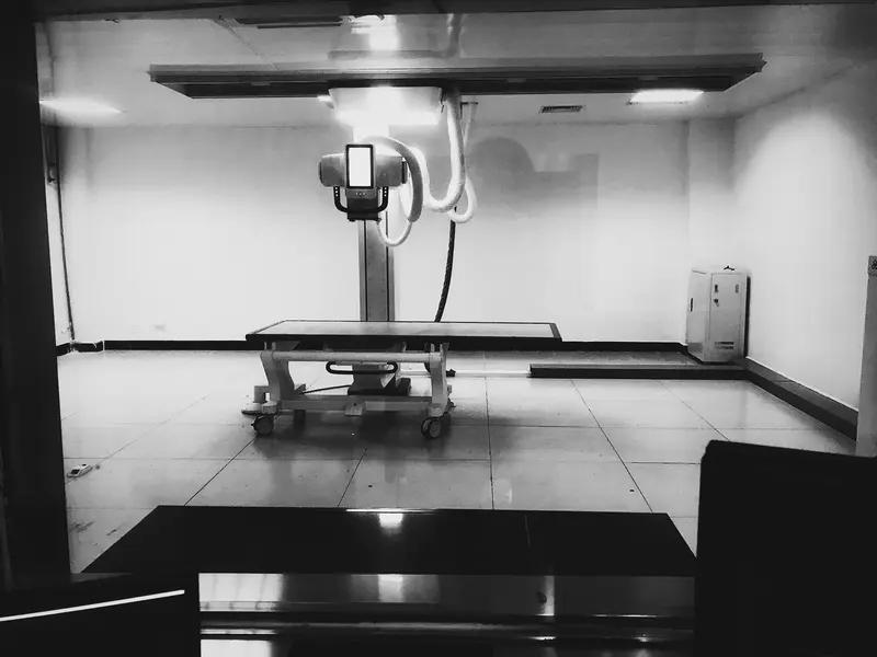 银价暴涨后CT废胶片，回收价涨幅250% ，有夫妻雇人用胶片提炼白银27余斤，非