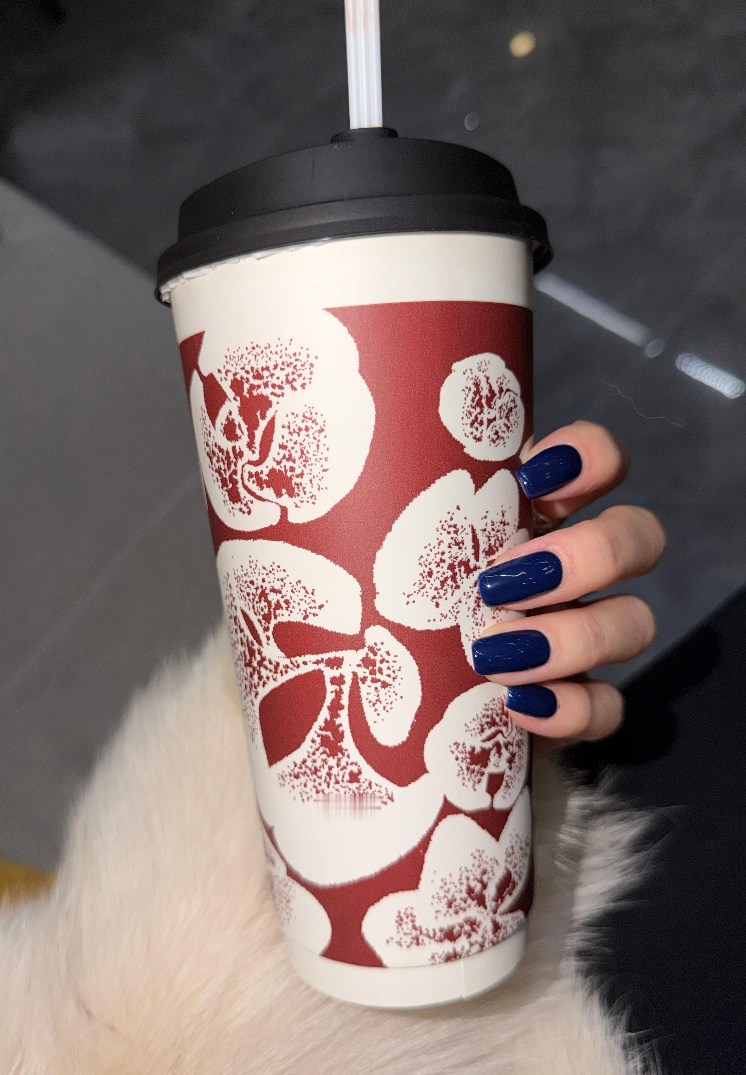 赵露丝同款美甲💅🏻你说蓝色是你最爱的颜色💙做喜欢的美甲 染喜欢的发色 过想