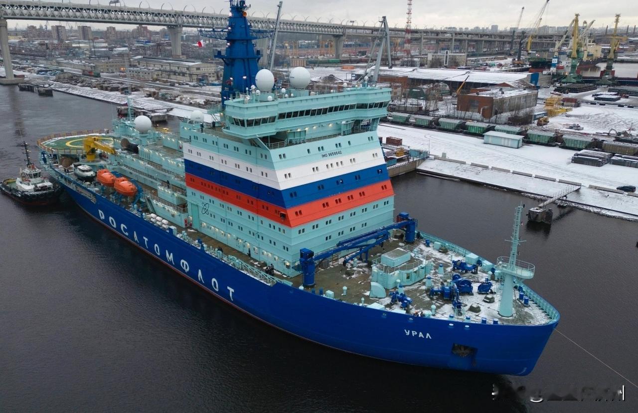 爱沙尼亚扣了一艘船，
奇怪的是，
这艘船虽然挂着巴哈马的旗子，
但船员全部都是…