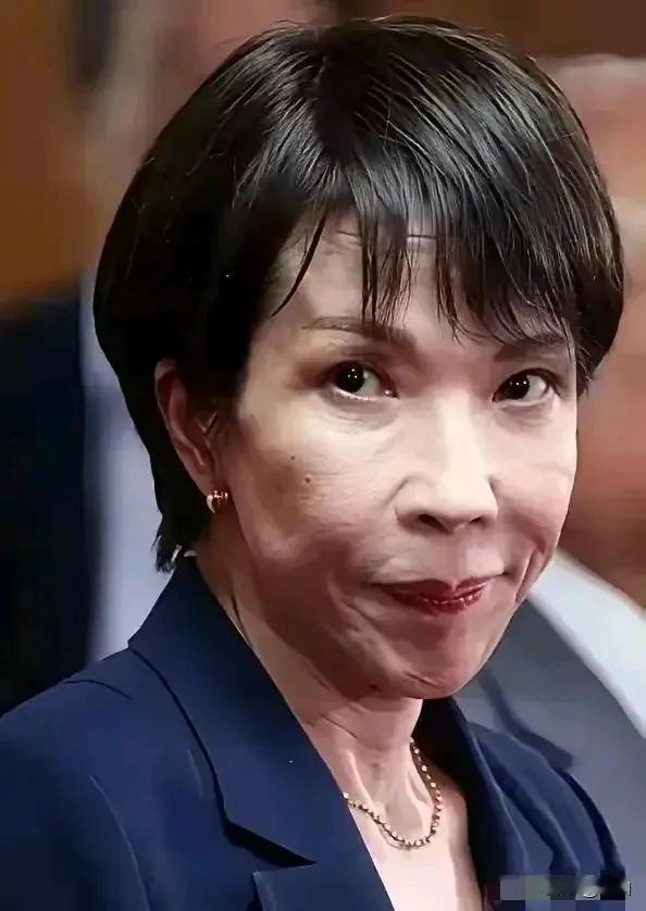 日本首相高市早苗，势必要把日本推进水深火热之中。
自从当上第一位女首相之后，高市