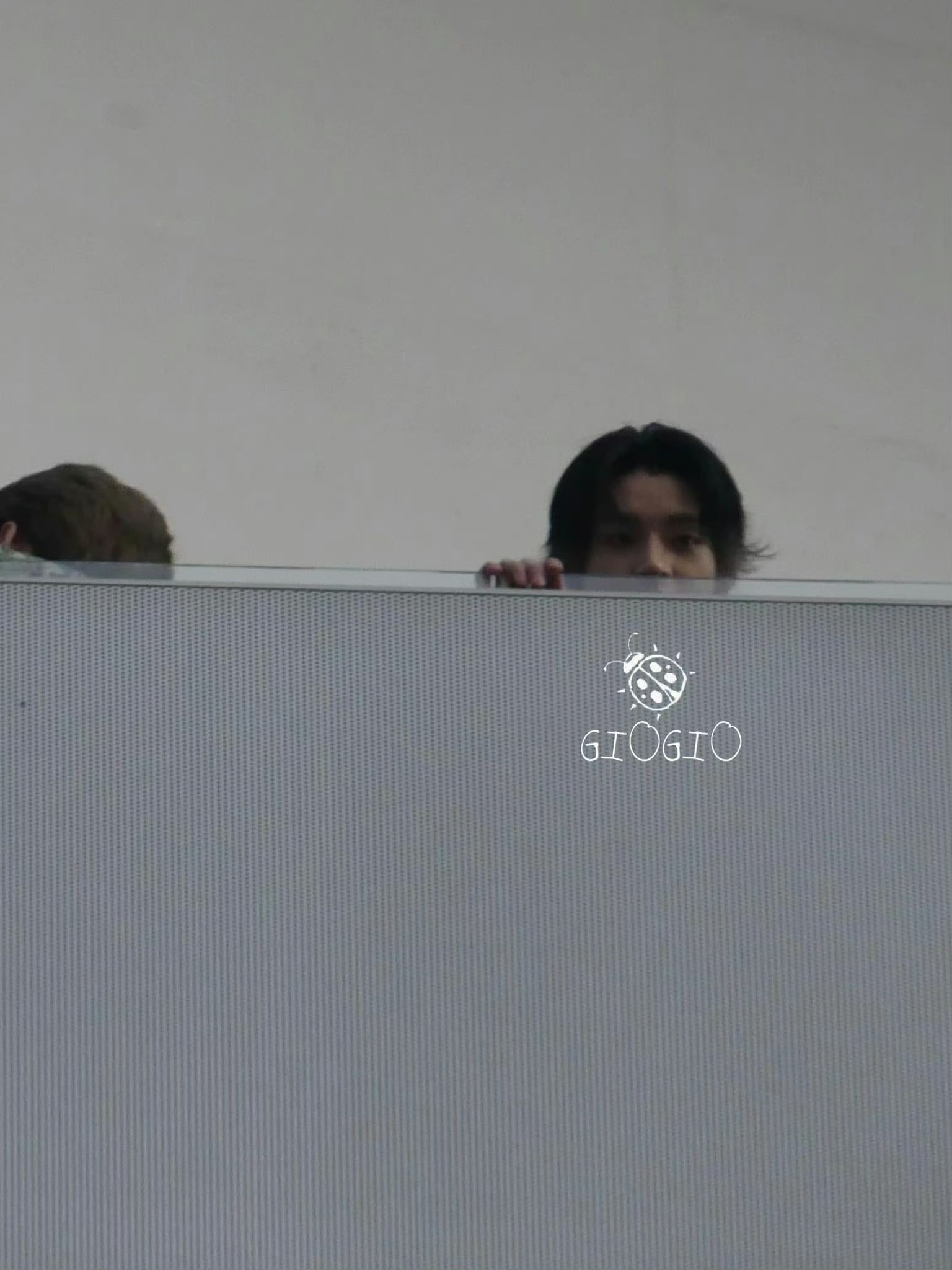 冒泡。cr.logo 