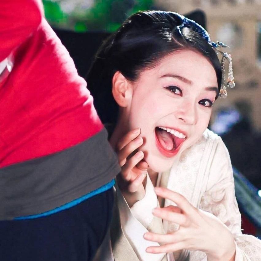 angelababy[超话]angelababy [手指比心][手指比心]杨颖 