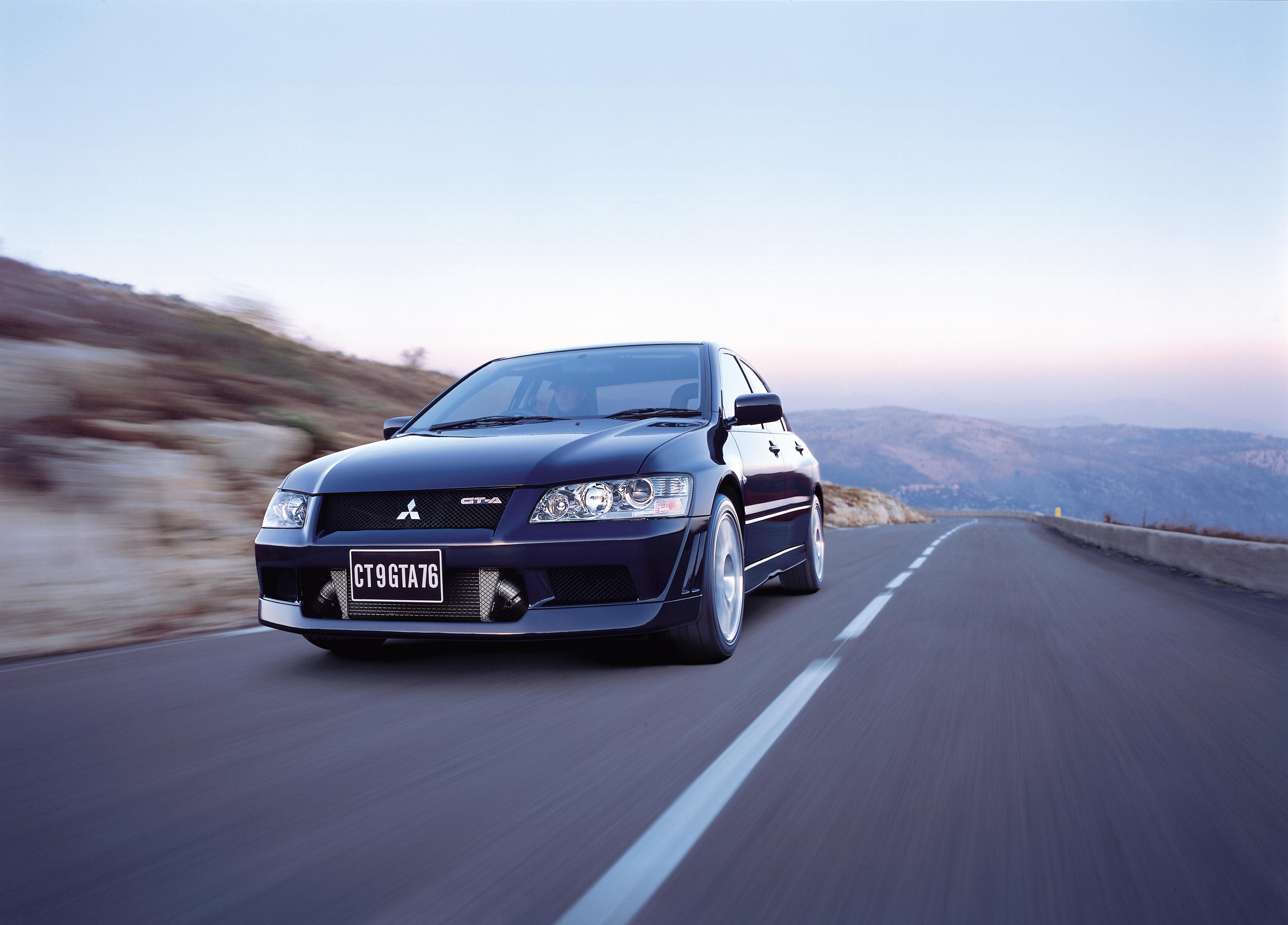 除了三菱EVO 7 GTA和EVO X外，EVO 9旅行车也提供自动挡型号，无论