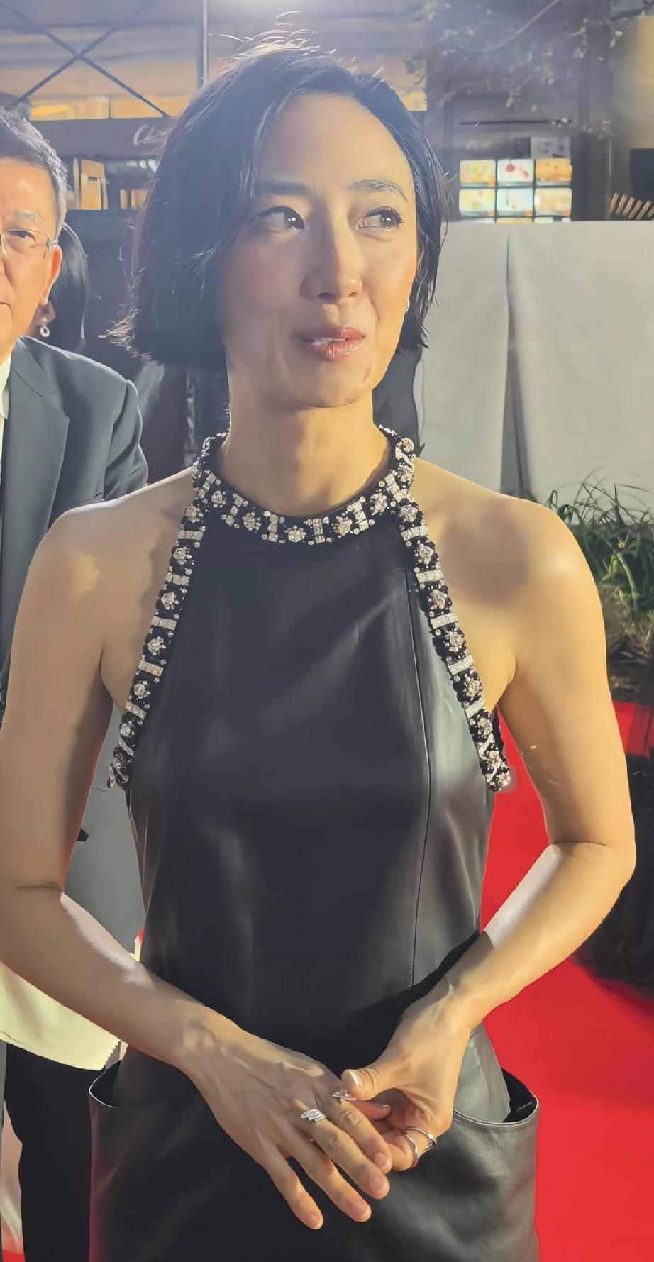 天呐，桂纶镁怎么老成这个样子了！她当年可是周杰伦MV里最漂亮的女搭档，现在看起来