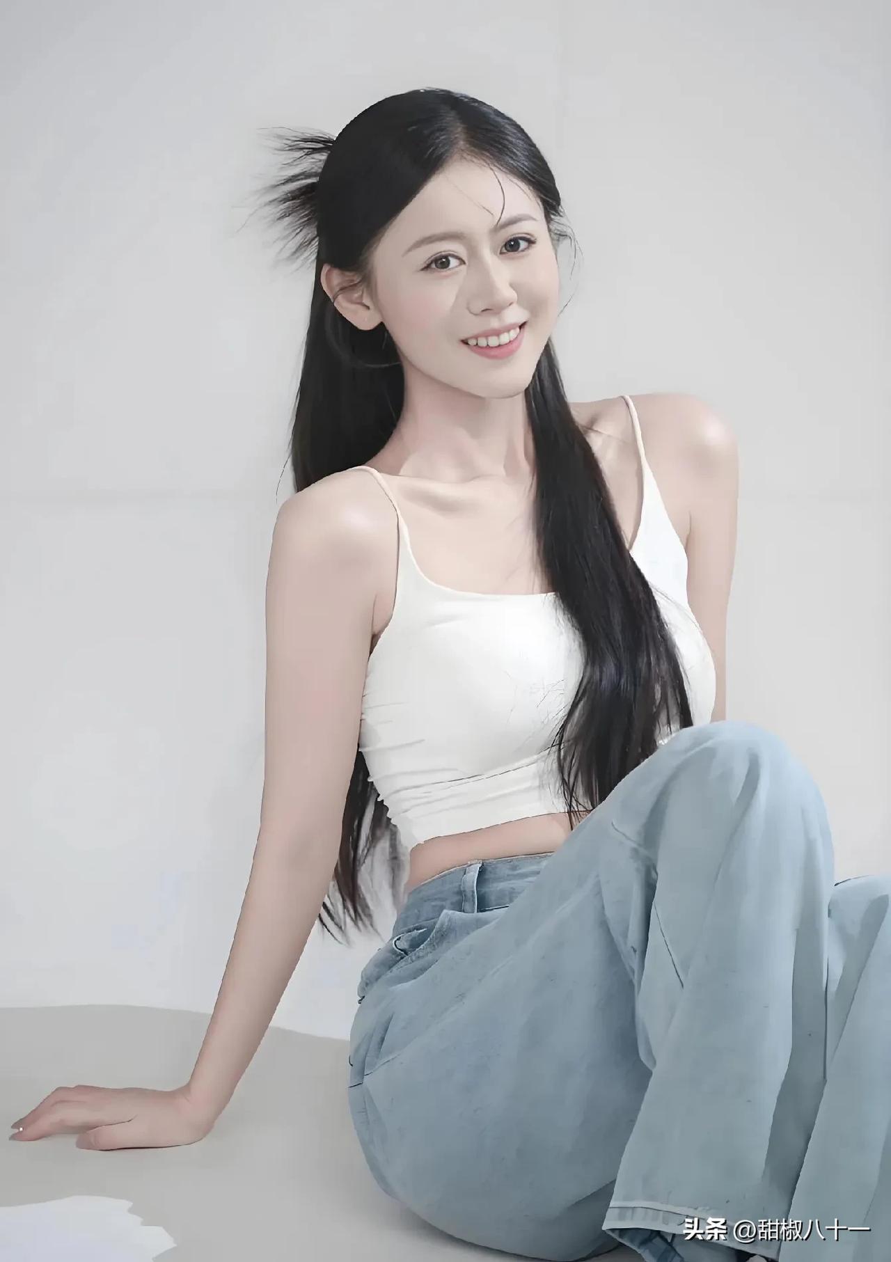 电视剧《利剑玫瑰》，

谁有导演电话我高低得给打一个，

倒不是夸他拍的好，就是