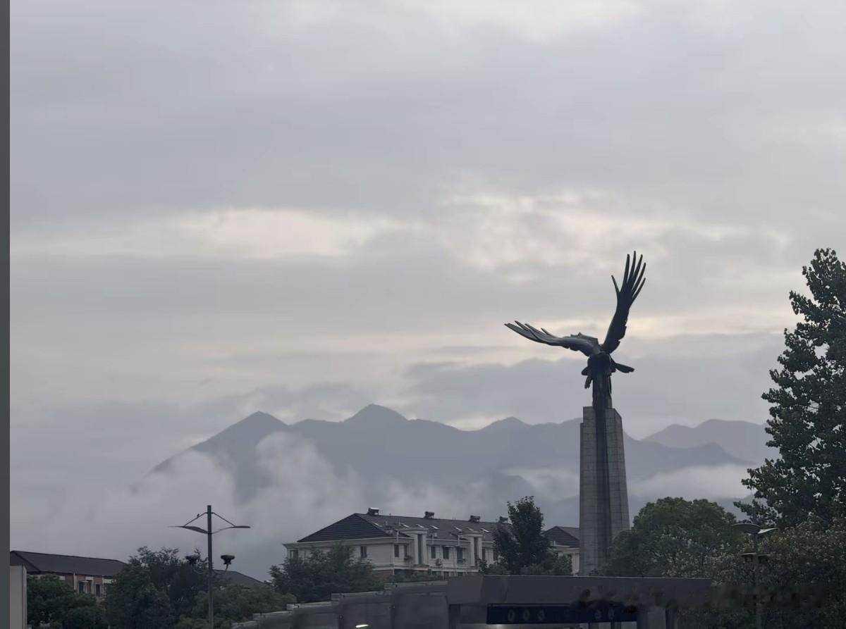 如果你对应上了以下五点，或许你已步入中年，不再是年轻小伙子。

一，不再适应熬夜