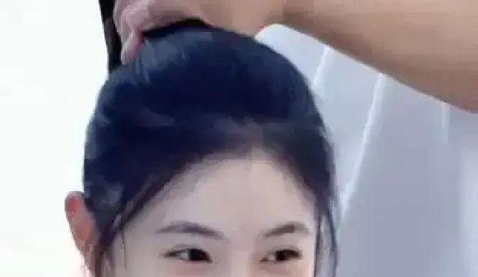 别信首播破亿。
那是行业最大的烟雾弹。
真正的赢家，六个月后才开始撕开数据。
有