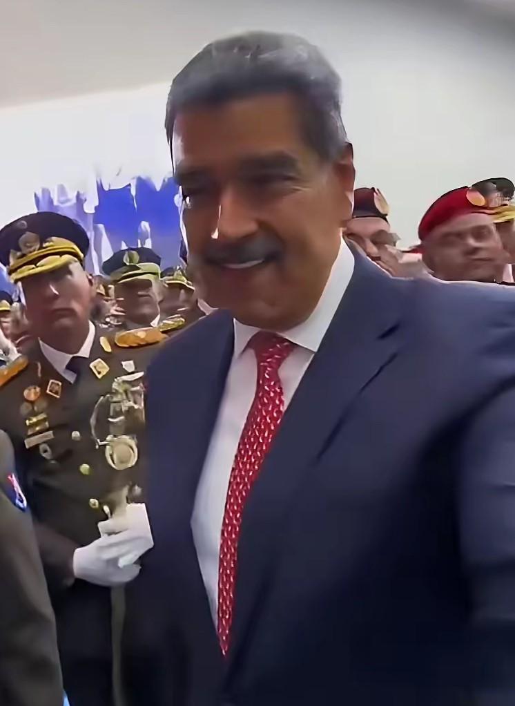 一个小时就被轻松拿下马杜罗应该是打嘴炮最厉害的人但仅仅只能打嘴炮了，老美的老特人