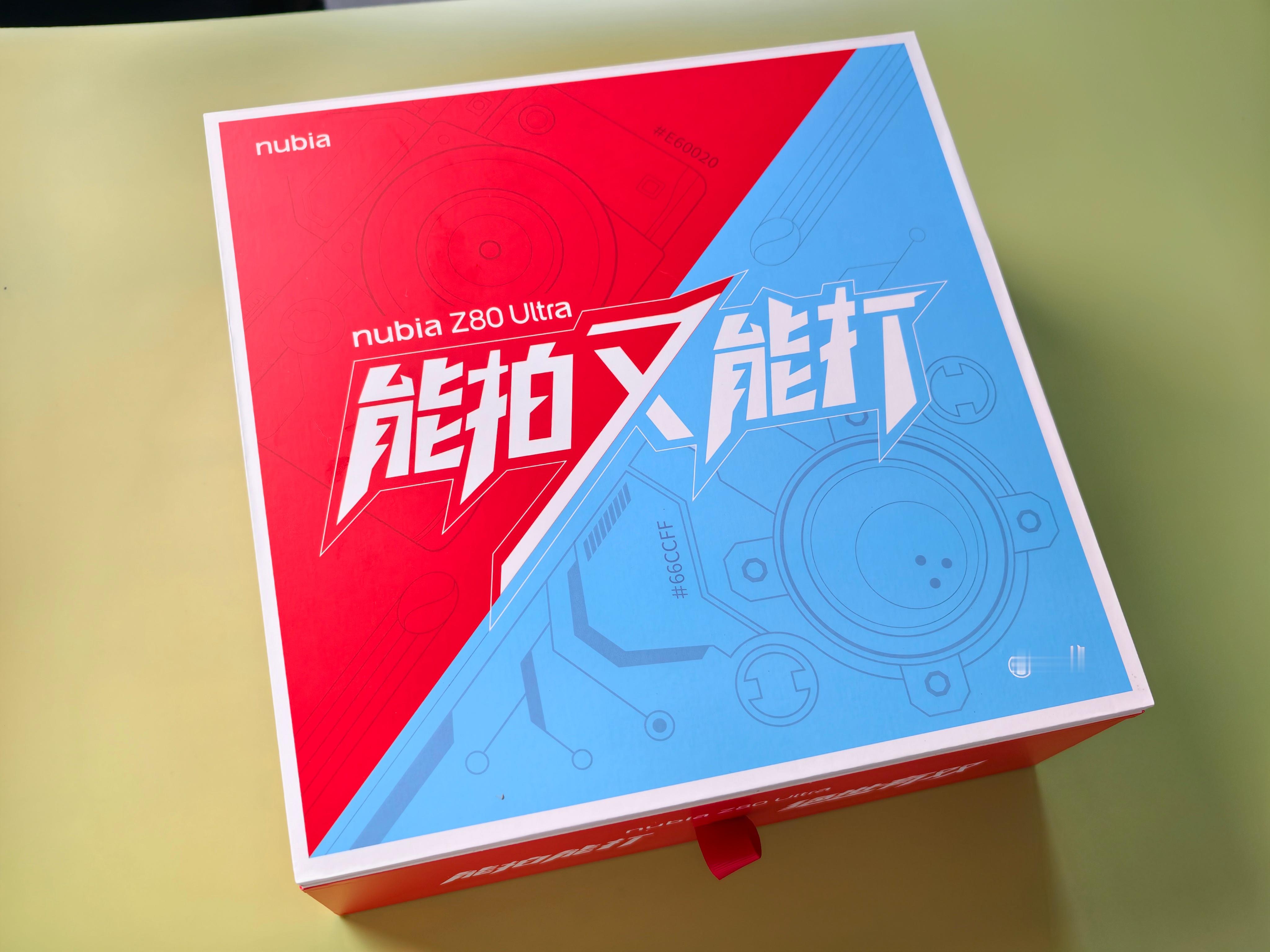 努比亚这个邀请函有点意思，mini球拍，寓意能拍又能打的【街拍游戏机】目前公开的