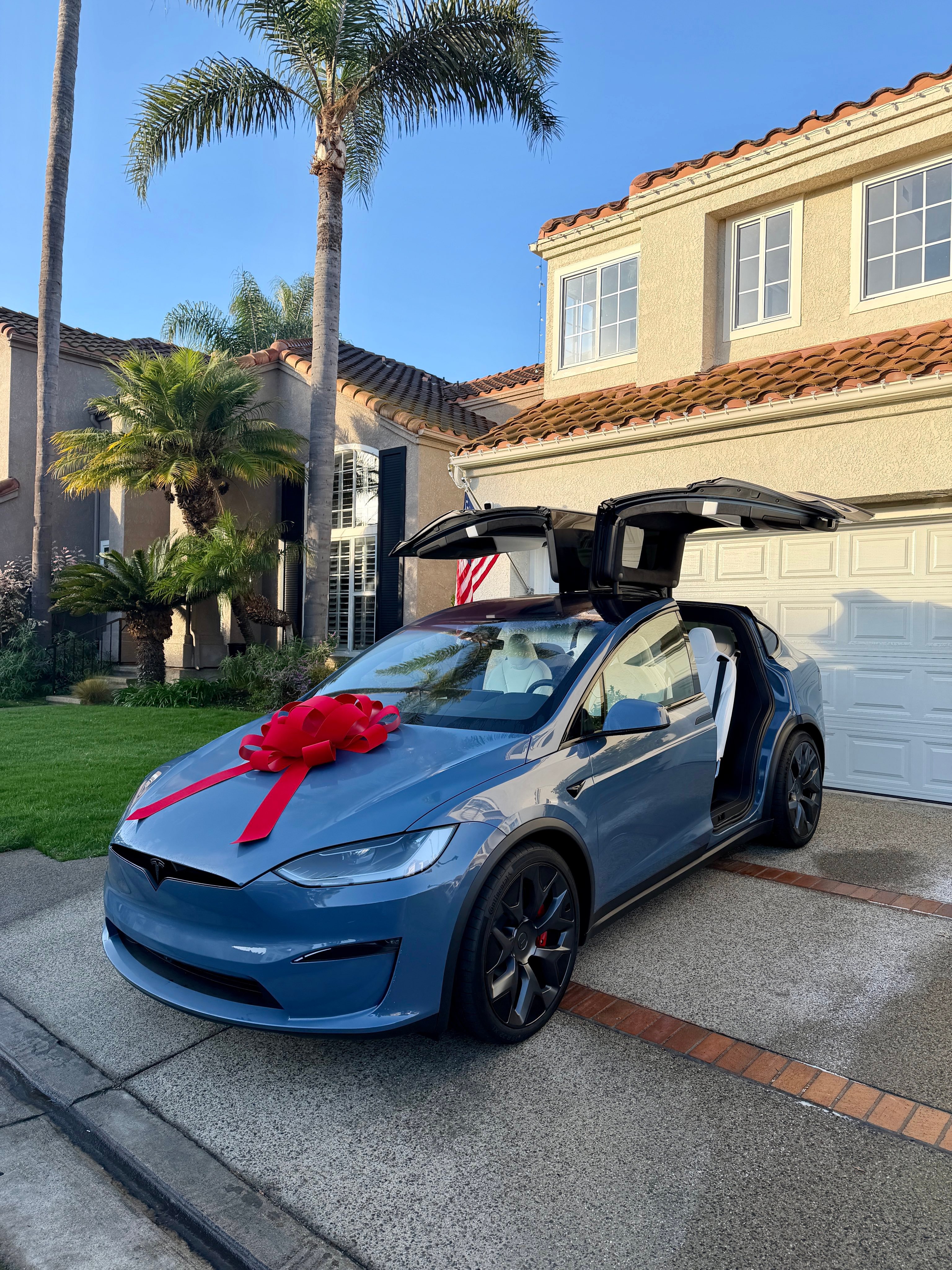 特斯拉已开始向韩国Model S/X车主推送FSD V14.2.1.25。看来特