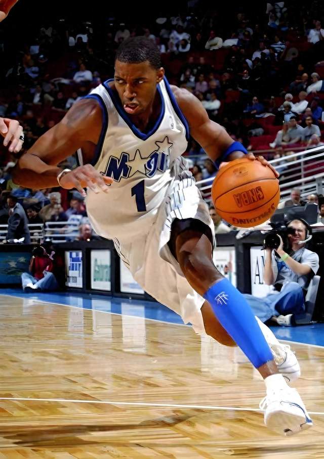 不吹嘘，NBA有三位球员拉低了名人堂门槛，姚明本华莱士实至名归