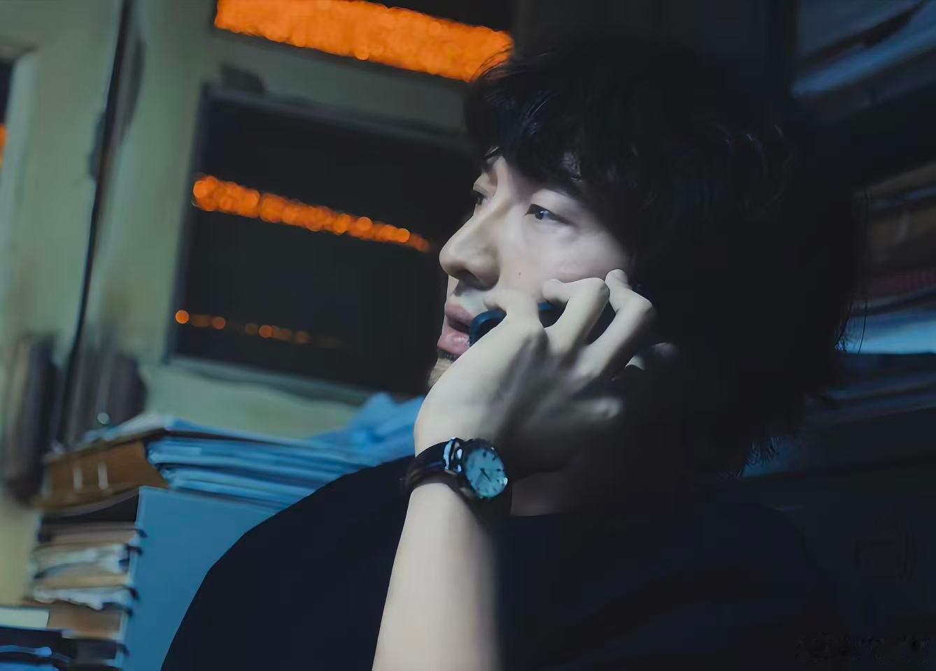 这样蓬松的瓜皮头也可以….王传君i人走机场王传君私下怎么萌萌的