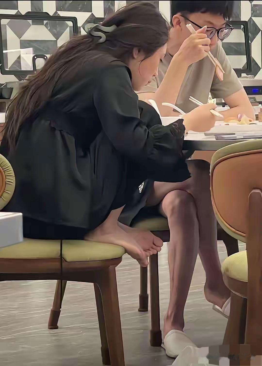 这怕是交往了很久了吧！