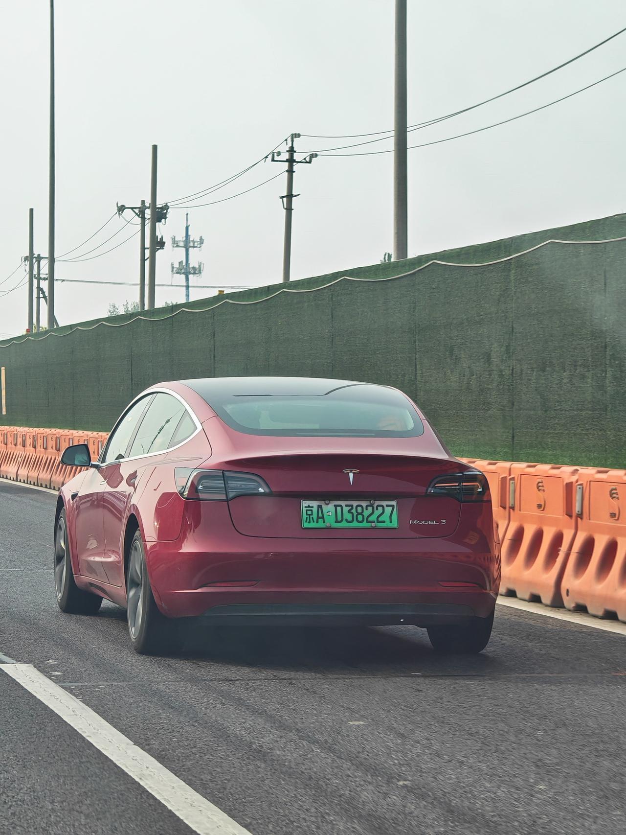 昨天尚界Z7那个舞台滞留，如果不是现场事故，把我生吃了吧。

朋友还问我怎么看，