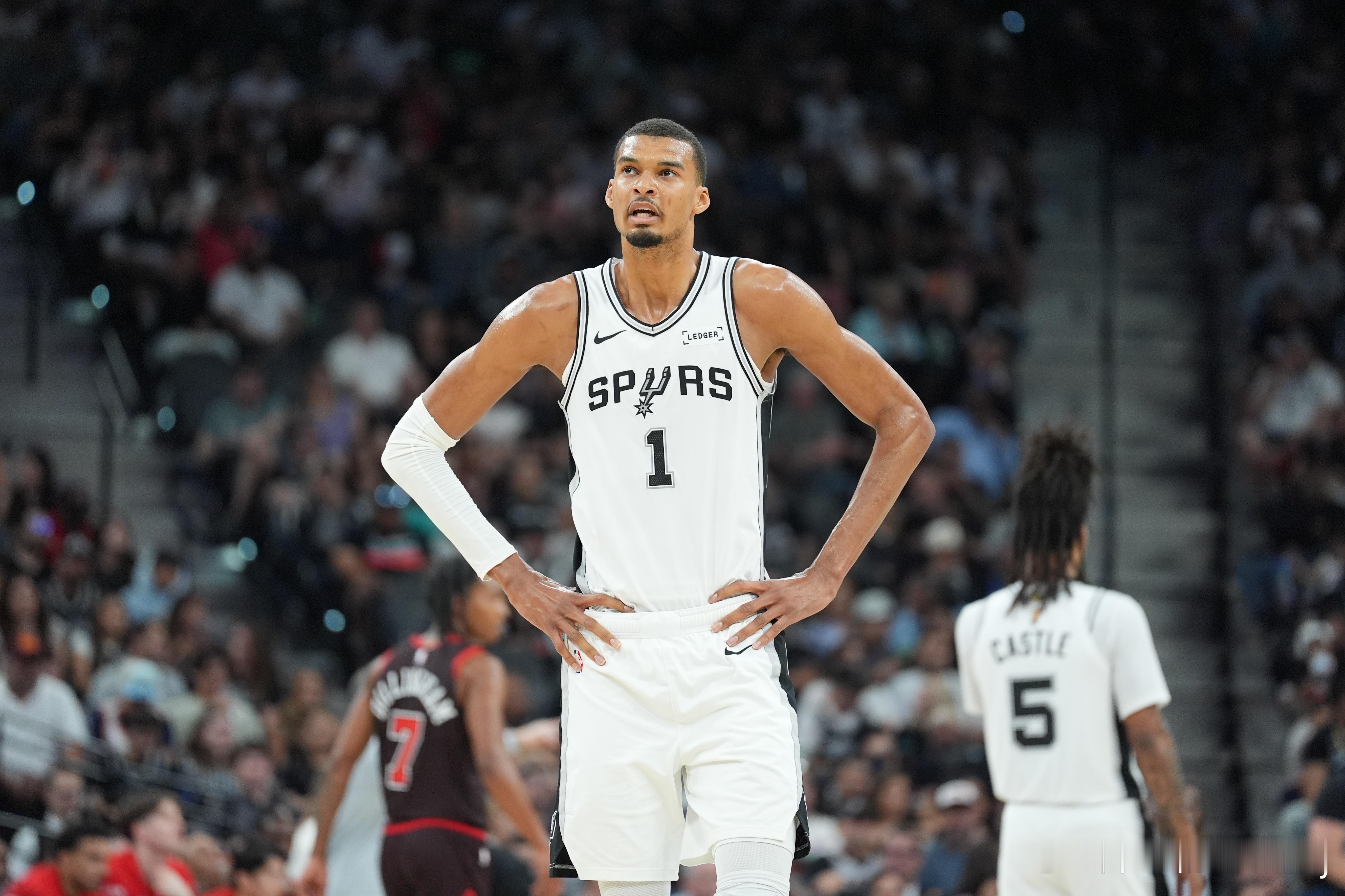 Shams：马刺有信心文班亚马会在常规赛最后两场中的一场复出。文班目前已出战64