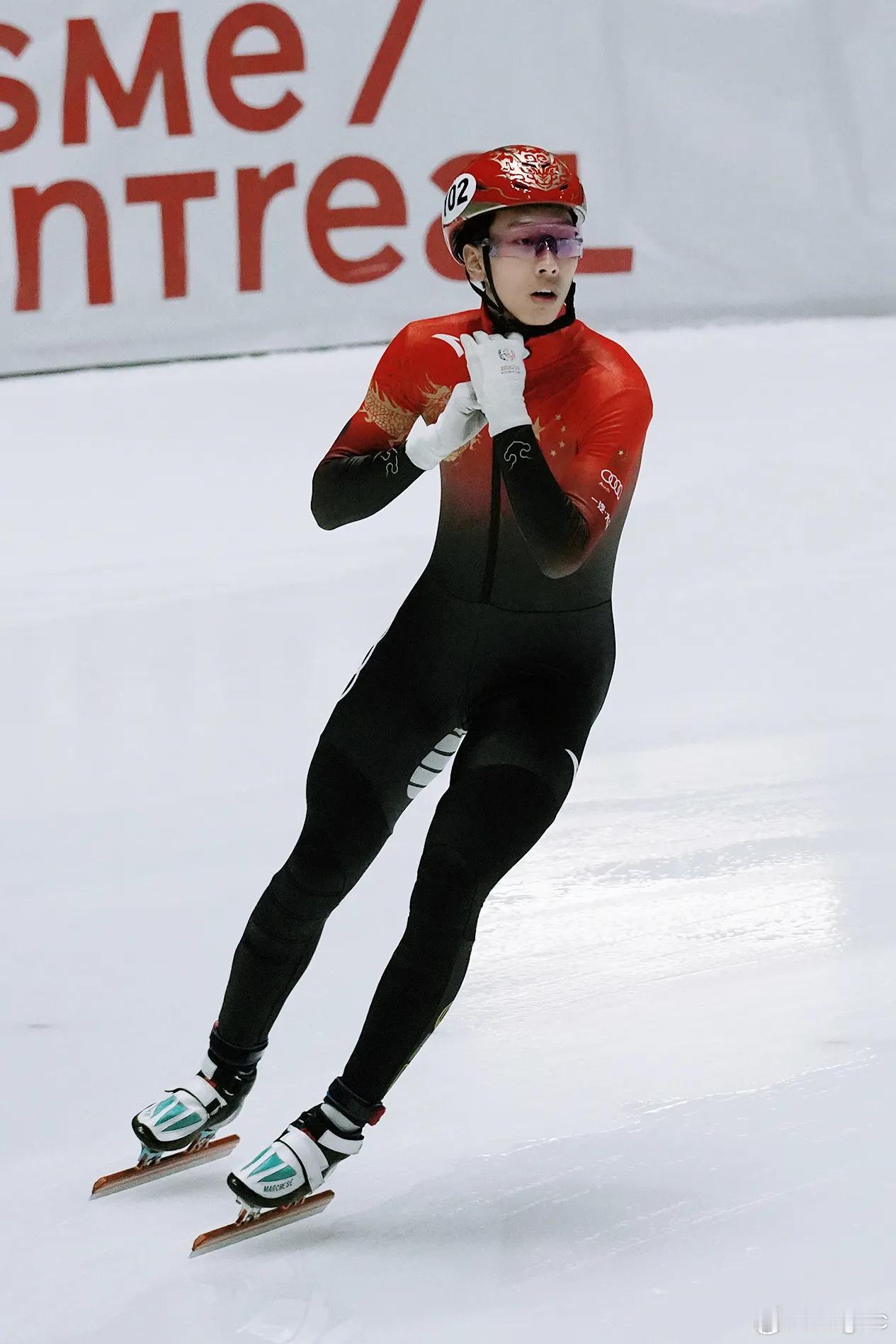 #记录我的2024# 短道速滑世锦赛第二日，孙龙、公俐进入1500米A组决赛。
