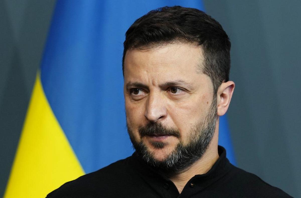 乌军团队在中东被一锅端！泽连斯基没想到：伊朗军队比俄军猛得多。泽连斯基指控普京在