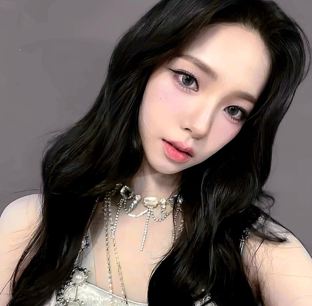 𝙒𝙚𝘾𝙝𝙖𝙩｜Kpop百搭女爱豆头像分享𝑆𝘩𝑎𝑟𝑒. 🗞