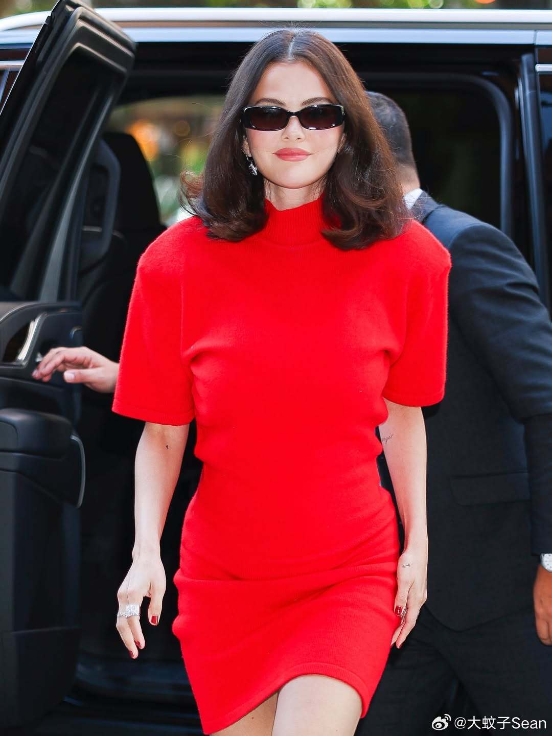 selena gomez赛琳娜戈麦斯今天在纽约宣传《大楼里只有谋杀》第五季的另一