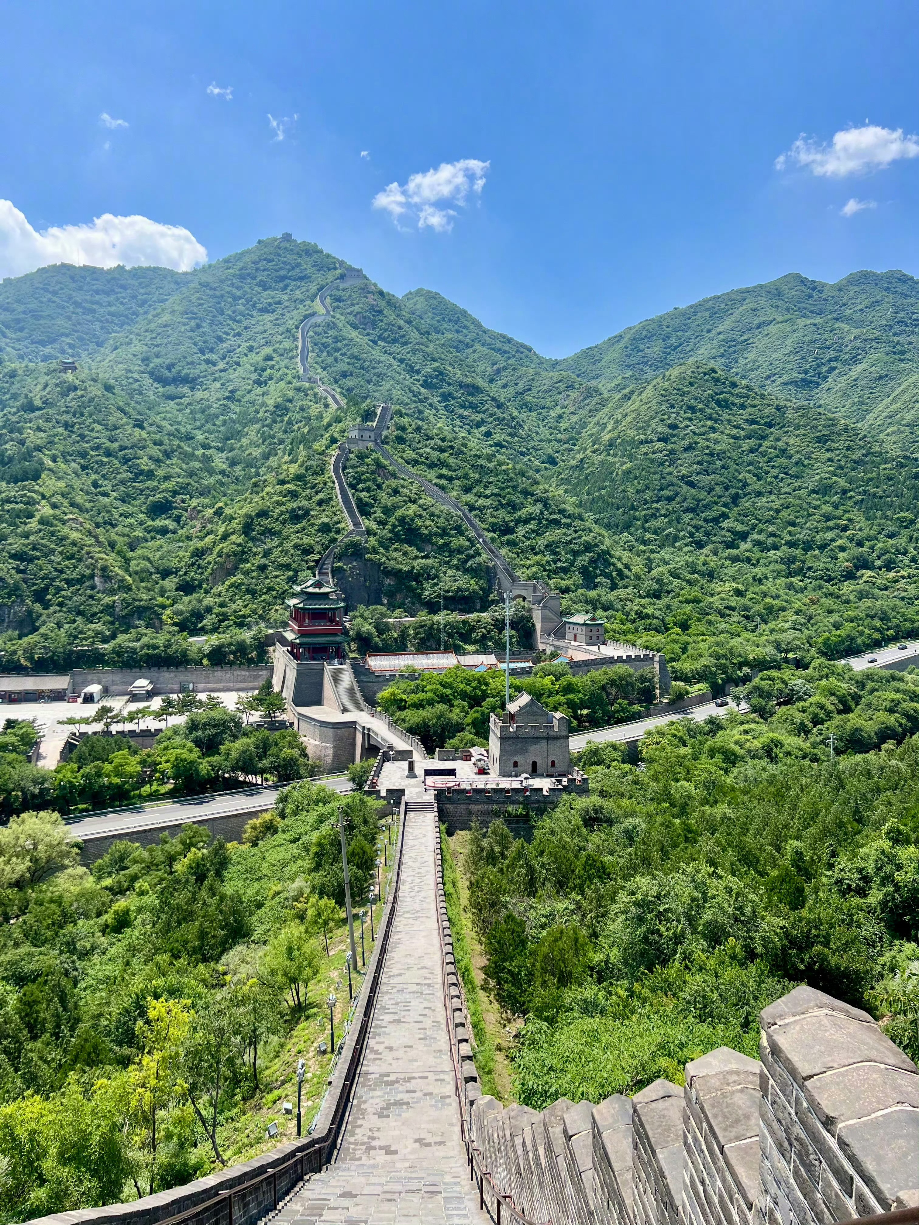 每日一善，温暖满人间。一个善意的眼神，能给沮丧的人带来希望；一句温暖的话语，能让