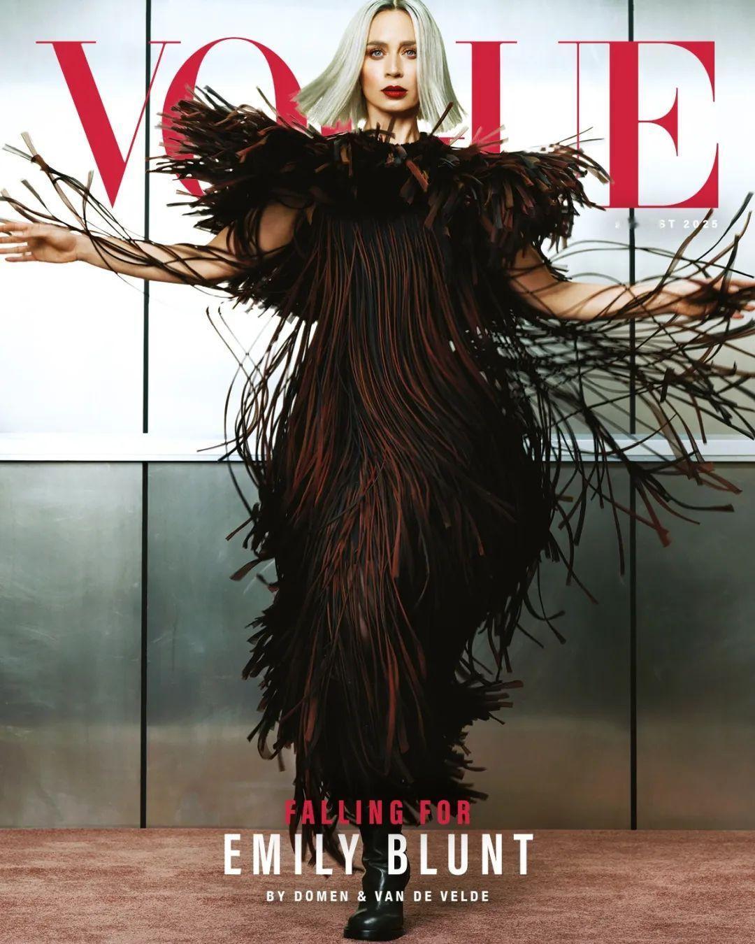 艾米丽·布朗特（Emily Blunt）登上香港版《VOGUE》封面，惊艳亮相！