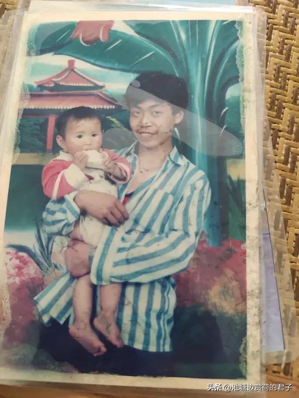 男子走失25年漂洋过海回国认亲 男子走失25年漂洋过海回国认亲，这故事太让人动容