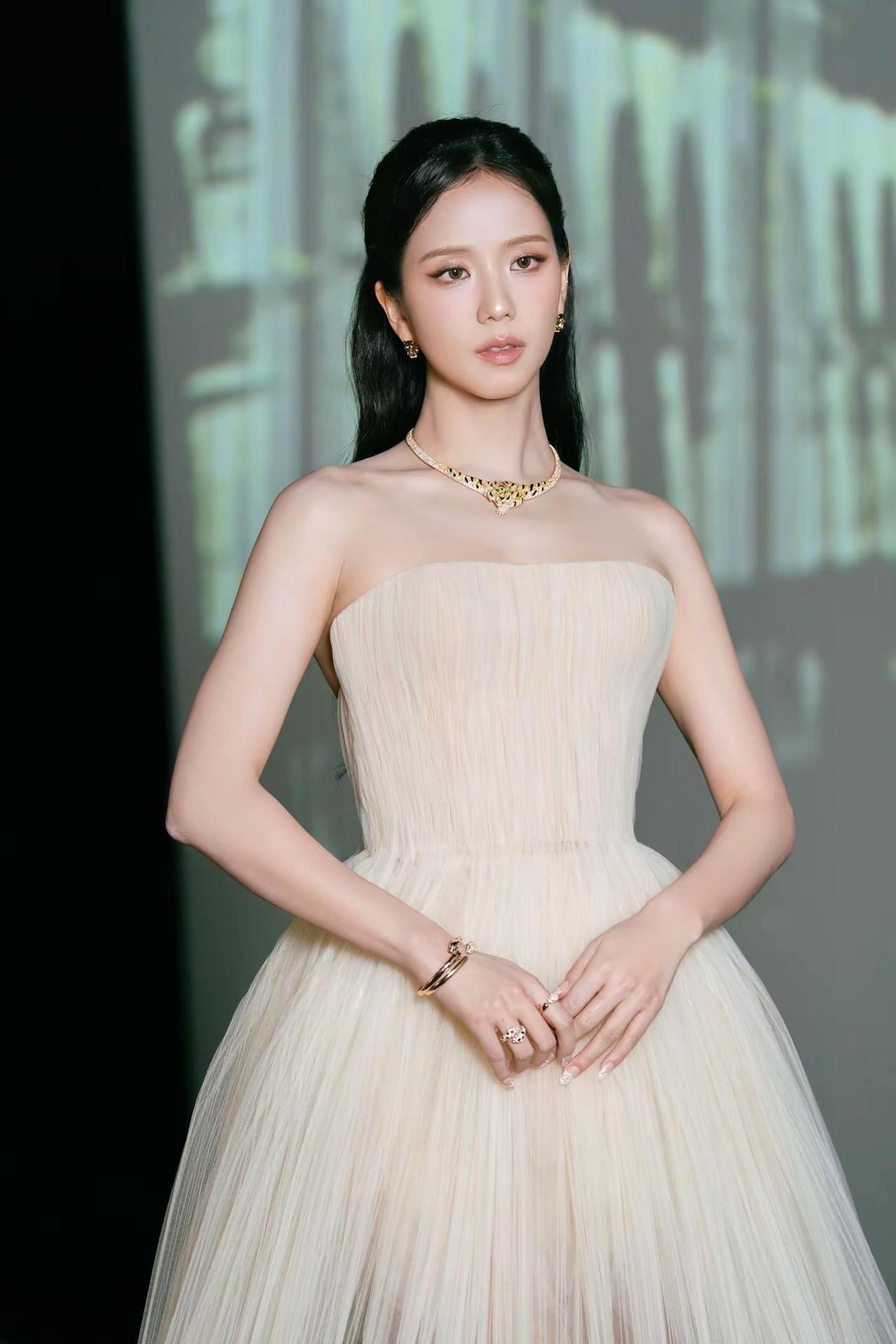 卡地亚女王 jisoo