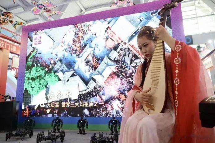 天津大爷不仅会跳水，还会做早点……

金秋初启，一场视觉盛宴就如约而至，第十三届