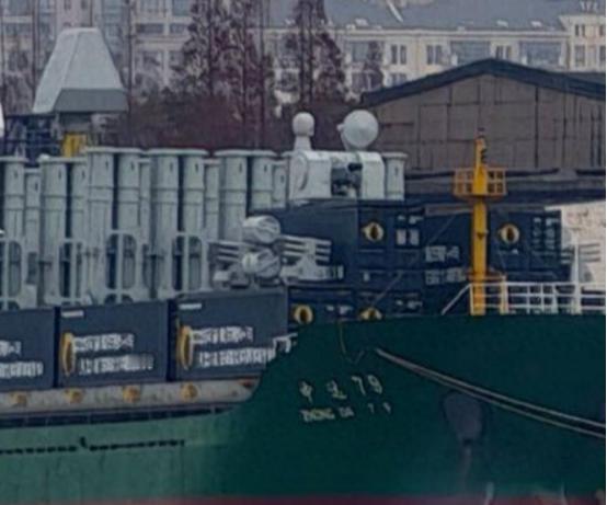 中国突然亮出武统巨舰，火力堪比055，美军设想，又被中国实现
 
“西方忙着过圣