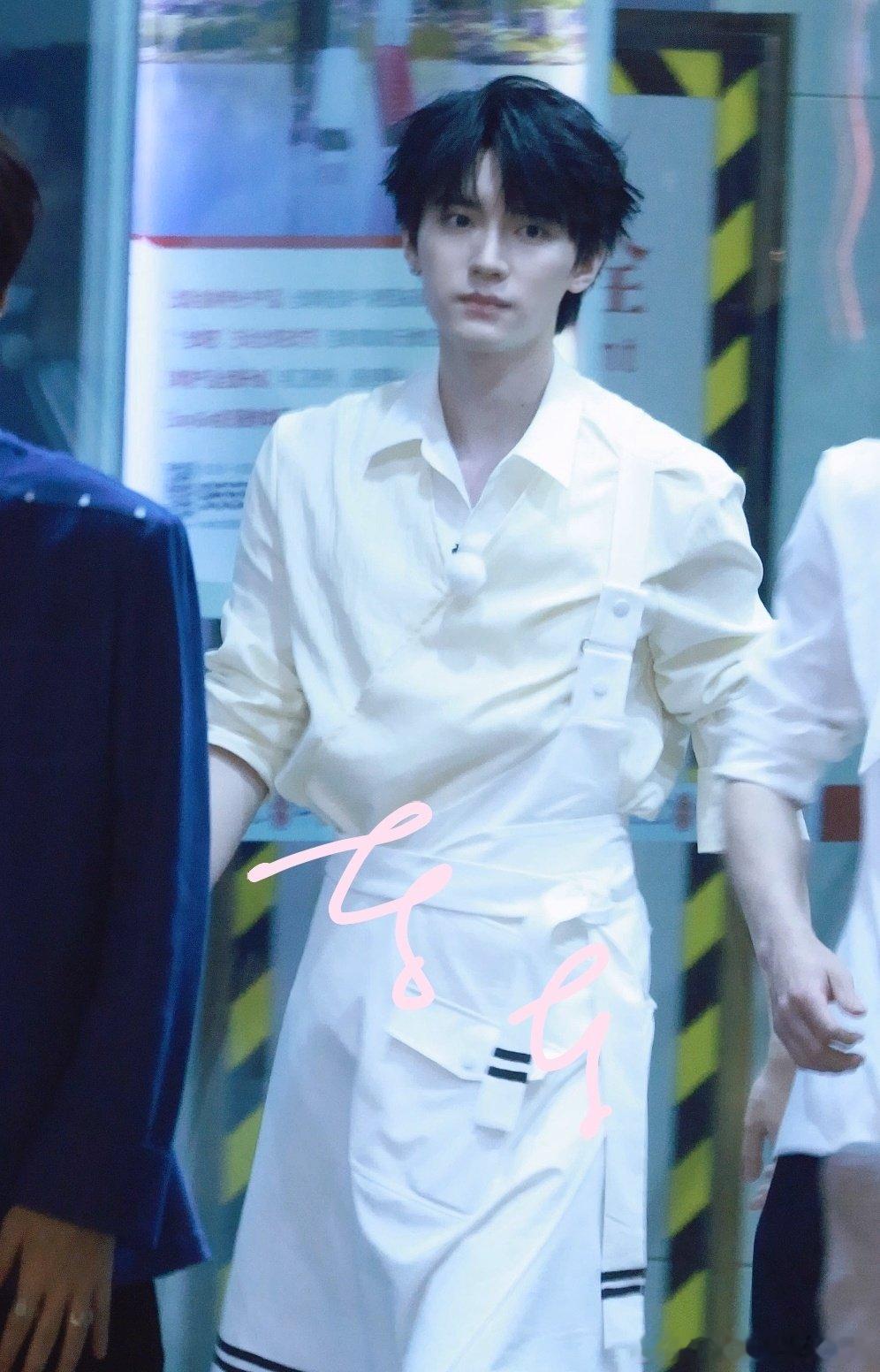 范丞丞、李昀锐、周翊然今天奔跑吧怼脸生图 