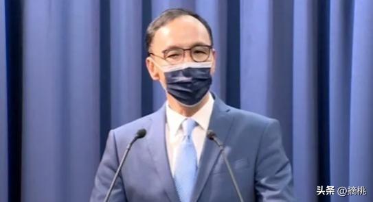 有人在传，说台湾要员开了回归的价码。 
 
一国两制，繁体字，重写1911年以来