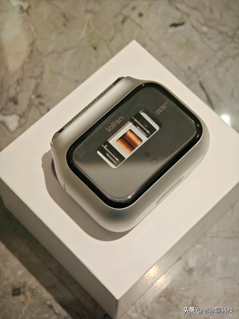 过年前这段时间，作息基本是彻底乱套。​      ​    

加班、熬夜、起不