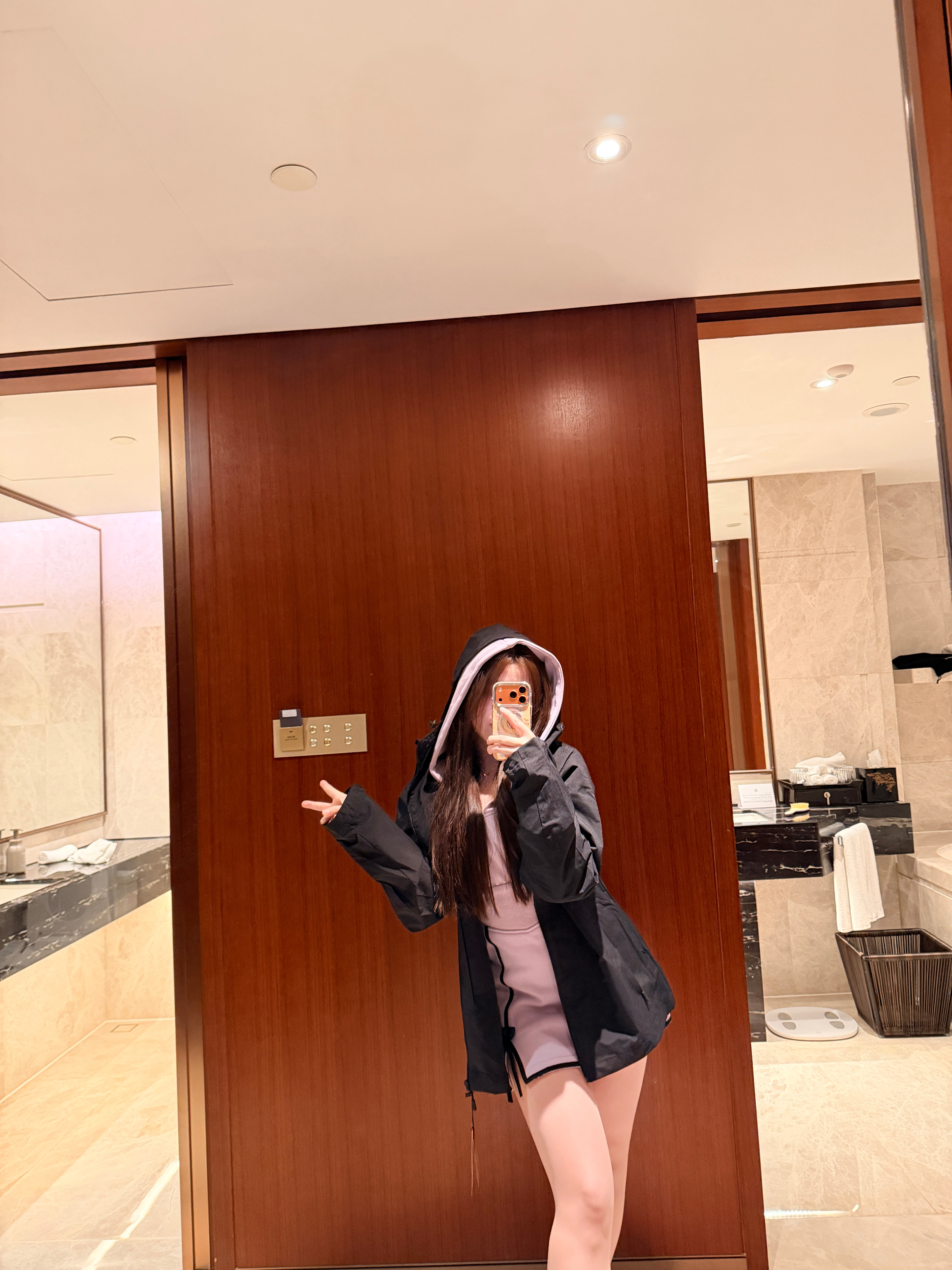 小鹏这外套不错特意选了件2XL大码显得男友力爆棚你们帮我看看这背后写了啥？怎么拍