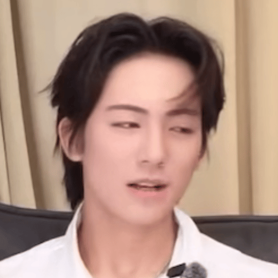 我觉得他这样纸好可爱啊难道我又杰锅了 ​​​