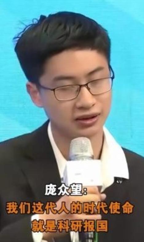 美国关税打压之时，中国又出现了位厉害人物！他就是当年被清华校长亲自上门拜访，如今