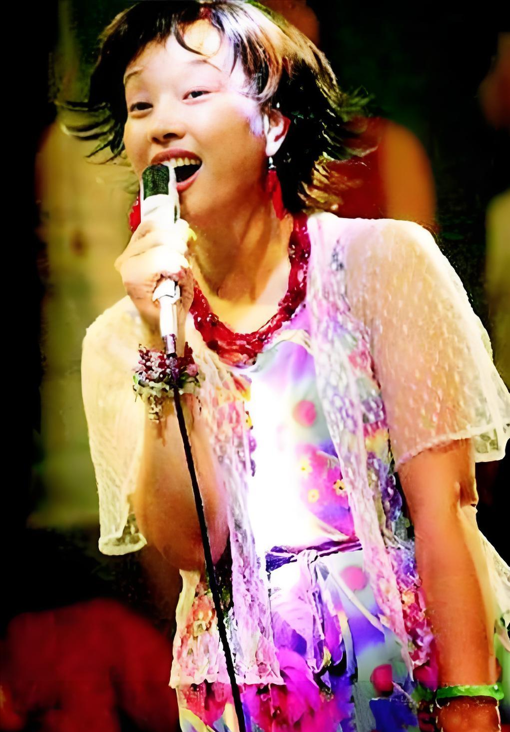 刘晓庆人到中年主演的这部电影许多人没看过。
2004年，刘晓庆拍摄了一部片名叫《