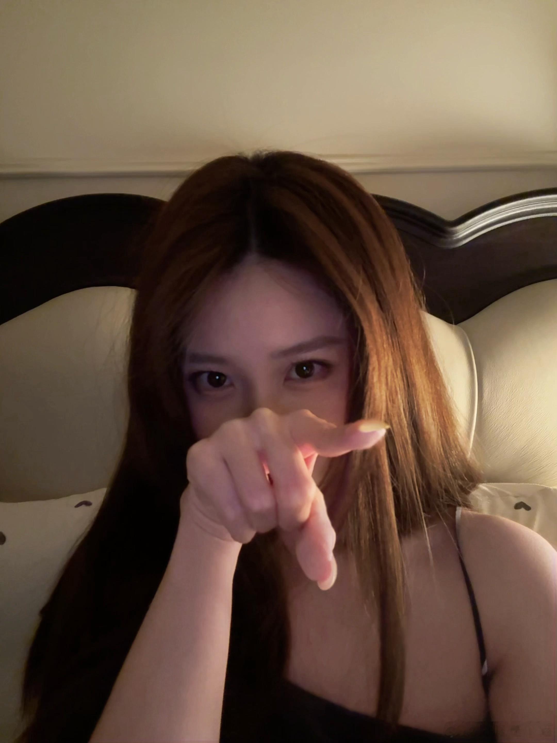 你咋不睡觉呢？ 