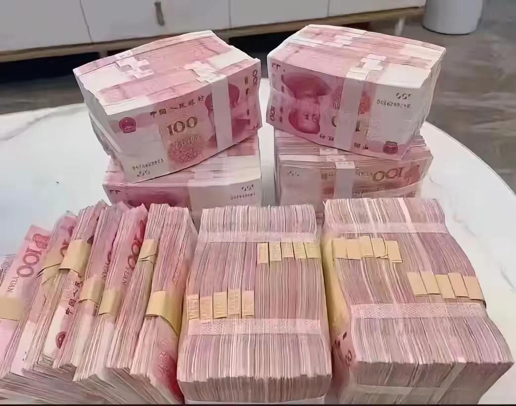 我也觉得钱不是万能的。
俗话说，有钱能使鬼推磨。虽然有钱能解决很多问题，但也不是