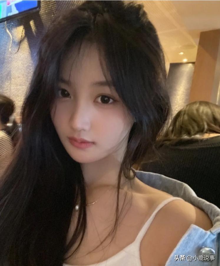 很多人都在骂邵晴放弃学业、
插足感情，可我反倒觉得，
她最可怜的不是当小三，
是