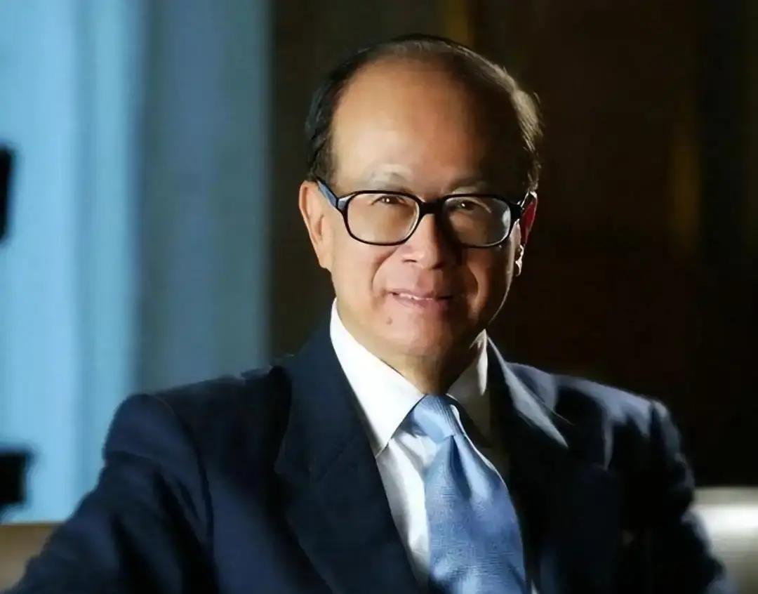 真正让人靠近你的，从来不是你认识了多少人，而是你把自己活成了值得靠近的人。

年