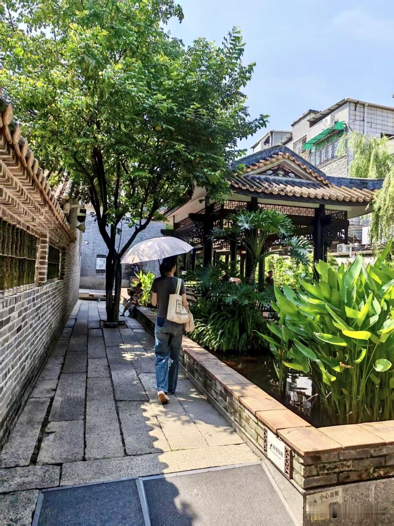 广州十香园纪念馆
(免费/周一闭馆)
地址：
海珠区江南大道中隔山村怀德大街3号