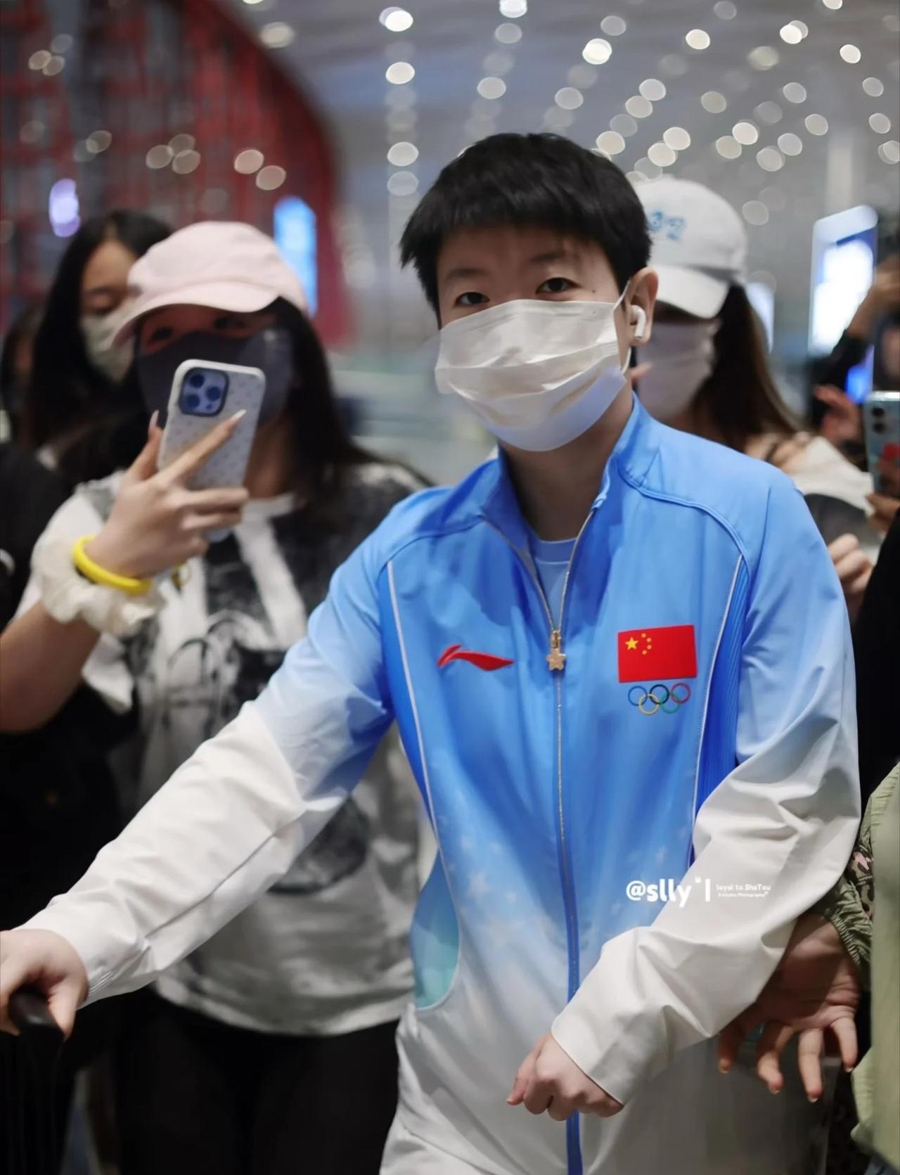 莎莎好适合这个蓝色啊
中国🇨🇳加油！亚运会加油 健康完赛