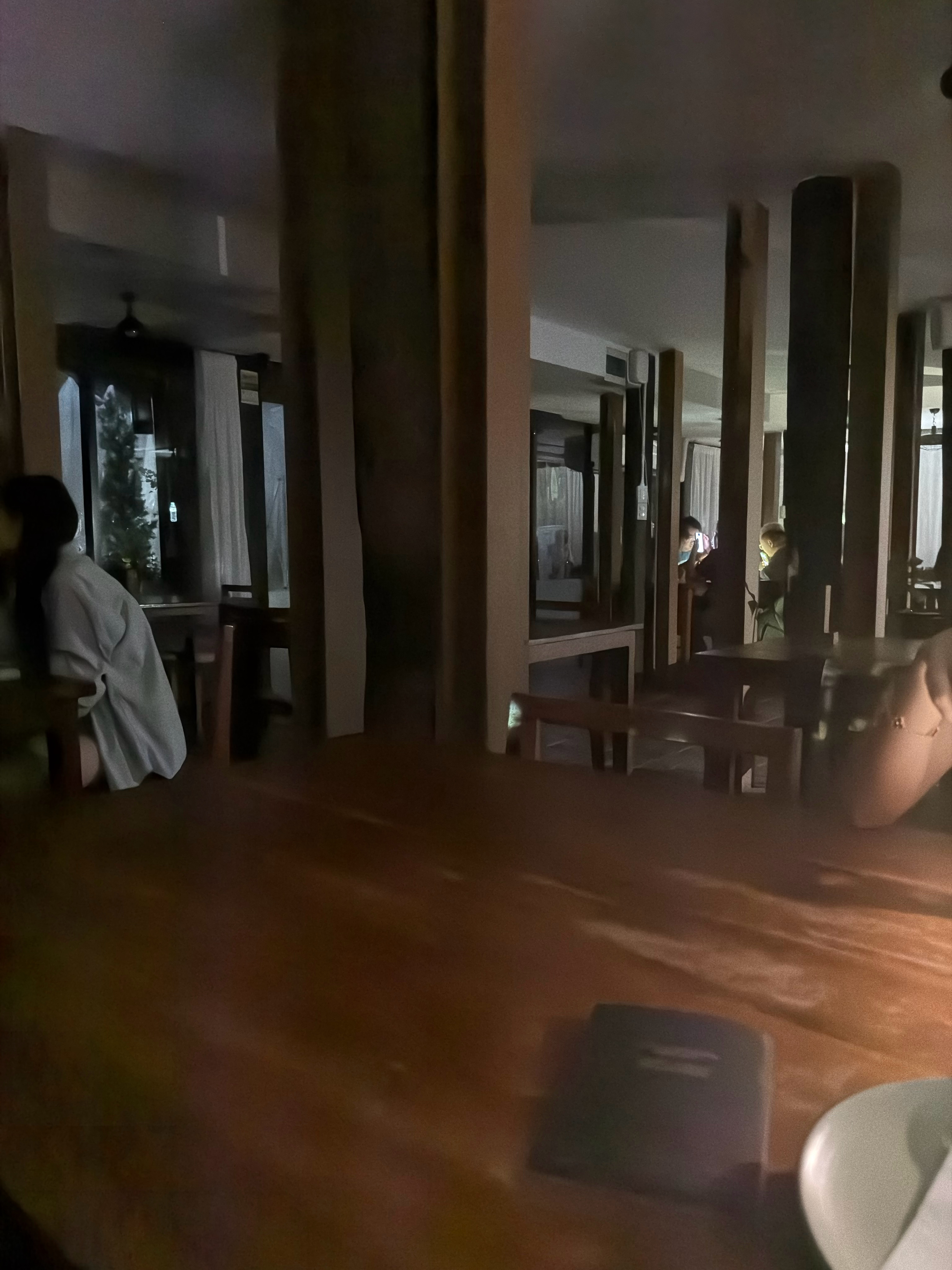 啥意思约了三天的餐厅停电了[泪奔] ​​​