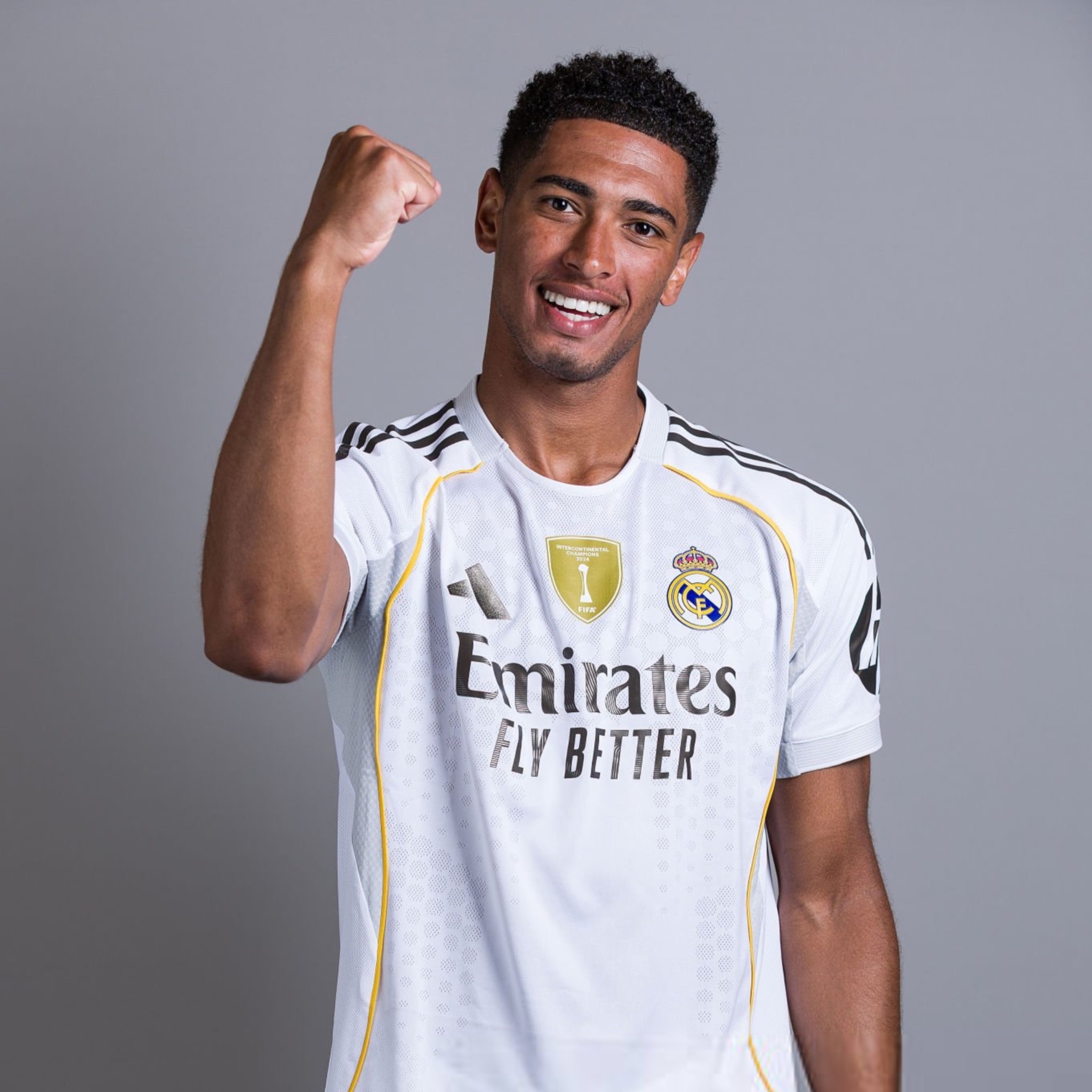 科贝：姆巴佩和贝林厄姆分别在巴黎和伦敦接受各自伤势的治疗，均在俱乐部的监督之下。