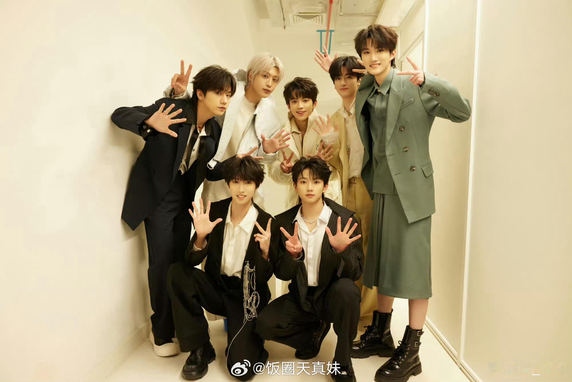 穆祉丞在楼里就是团宠吧，小小的，大家都叫他恩仔穆祉丞斩哥也斩弟 周五晚高疯