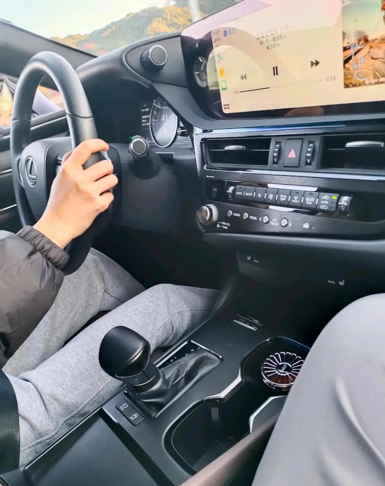 为啥网上都看不起公路闪电？我觉得如果我能有一台这辈子都值了，我广东朋友说，这车起