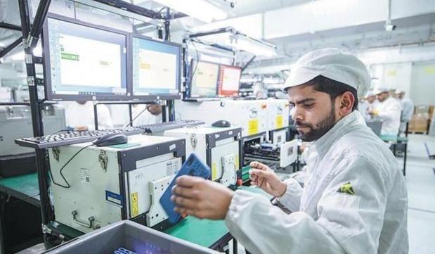 印度又要割韭菜了：苹果8条产线从中国搬到印度后，印度拿出1961年法律，说苹果不